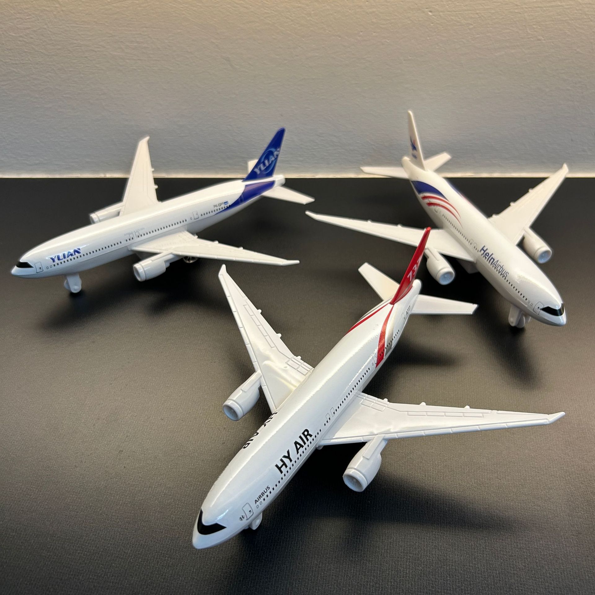 โมเดลเครื่องบินขนาดเล็ก ของเล่ - Model Airplane Plastic บทวิจารณ์และราคา